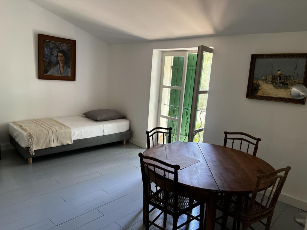 Hotel Mas De Monge Tarascon Zimmer foto